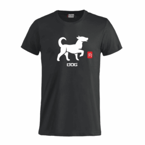 Ein schwarzes T-Shirt mit einem Hund darauf.