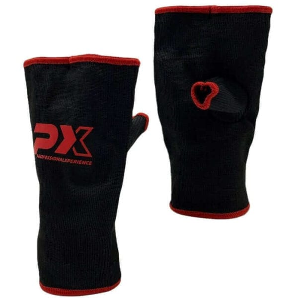 Ein Paar schwarze und rote Handschuhe mit dem Wort px darauf.